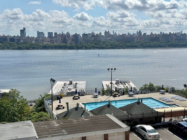 Building Photo - 8650 BLVD E