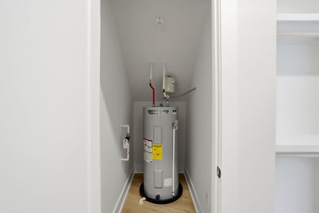 Building Photo - Bright, Open & Exceptionally Large—Your Ideal 2-Story Townhome