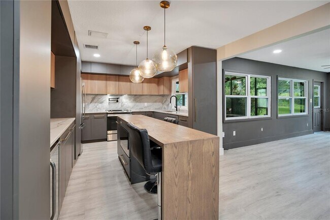 Building Photo - 428 S Summerlin Ave