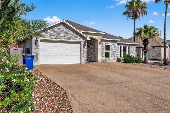 Building Photo - 15229 Barataria Dr