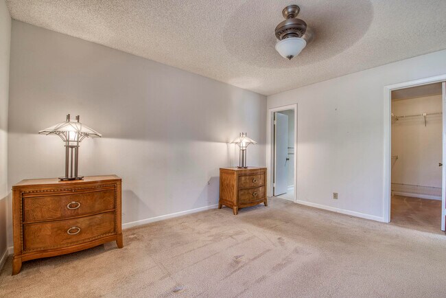 Building Photo - 15108 Ashland Dr