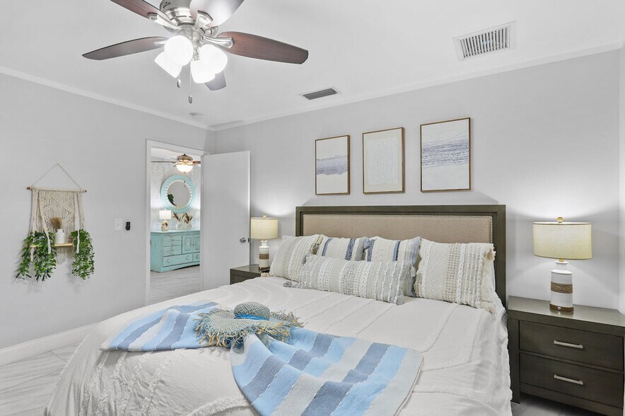 Building Photo - 4416 Fuschia Cir S