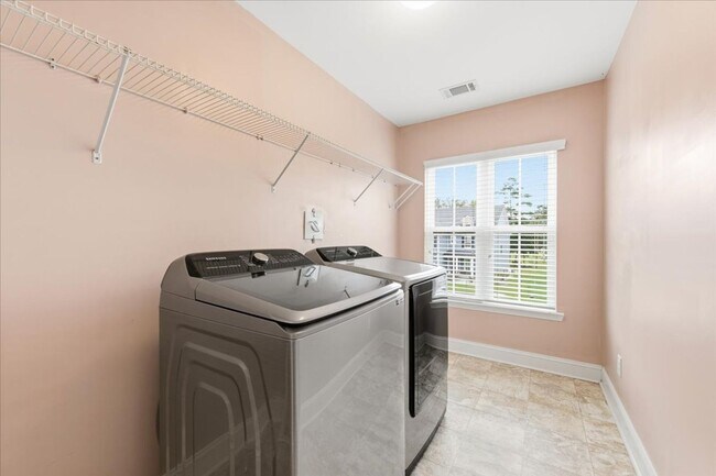 Building Photo - Welcome to Your Ideal Home: Where Luxury a...