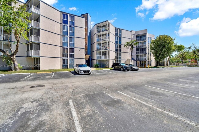 Building Photo - 7125 NW 186th St