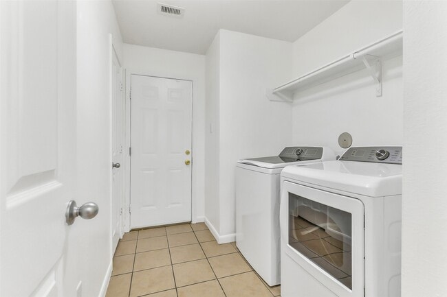 Building Photo - 15134 Trinity Meadow Dr