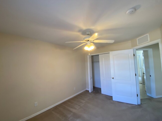 Building Photo - 2817 NW 18th Pl