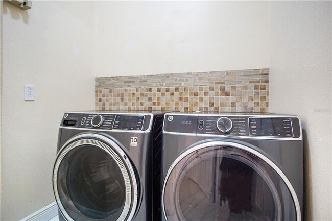 Building Photo - 519 Winthrop Pl