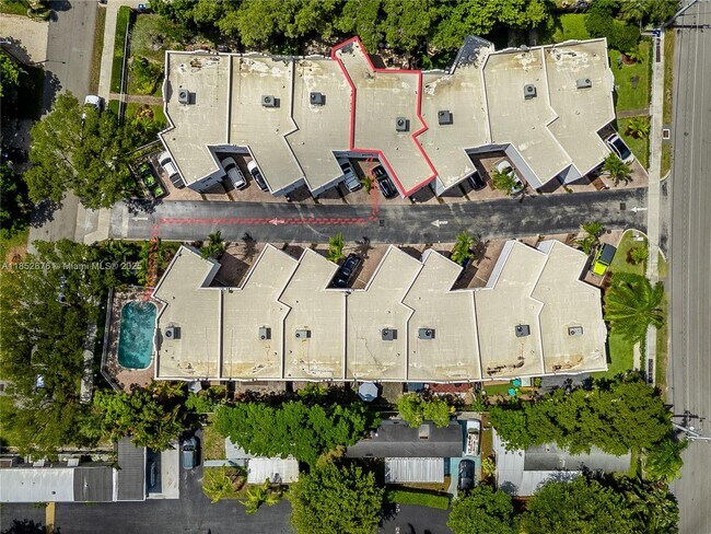 Building Photo - 2927 SW 18th Terrace