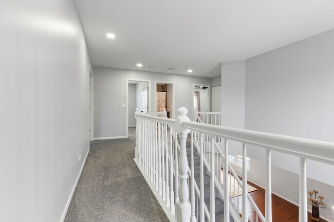 Building Photo - 3144 Bennett Pl