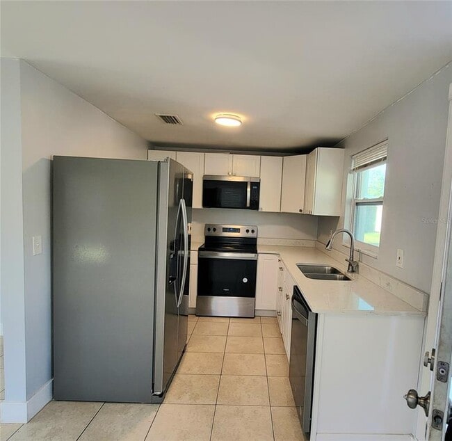 Building Photo - 3301 Ash St