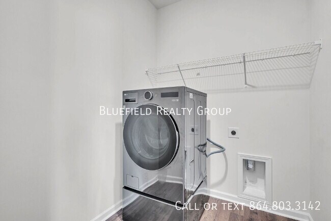 Building Photo - 1313 Chamomile Ct