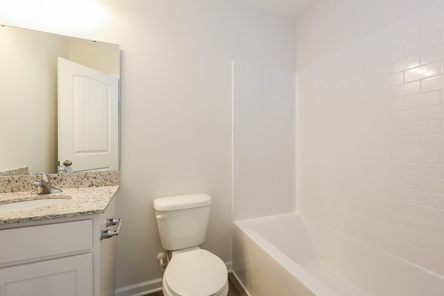 Building Photo - 316 Noble Ln