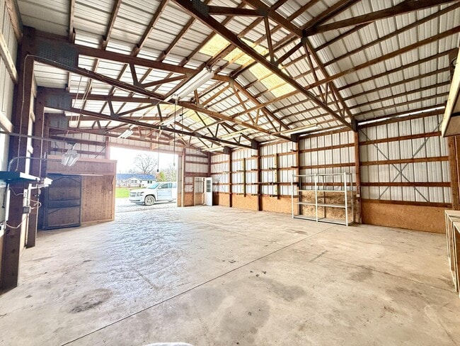 Building Photo - 10695 Lockbourne Eastern Rd