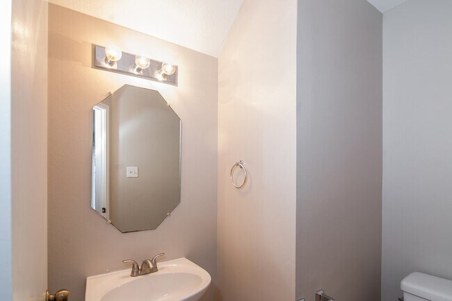 Building Photo - 2098 Clemson Dr