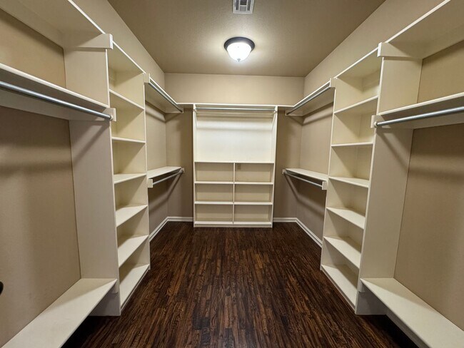 Building Photo - BIXBY - 3 bed, 2 bath, 3 car garage!!