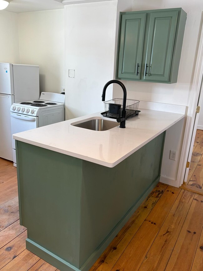 Building Photo - 15 High St