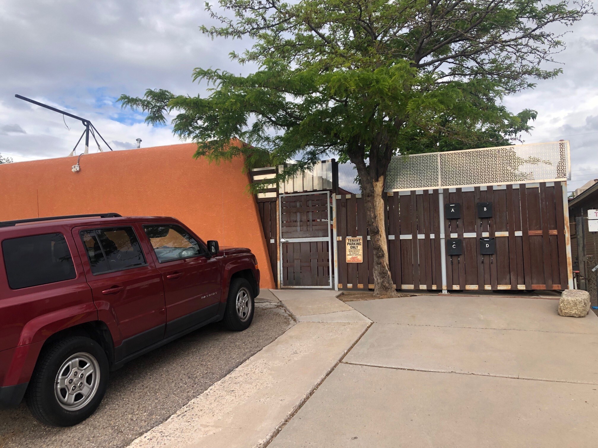 Building Photo - 420 Mesilla St SE