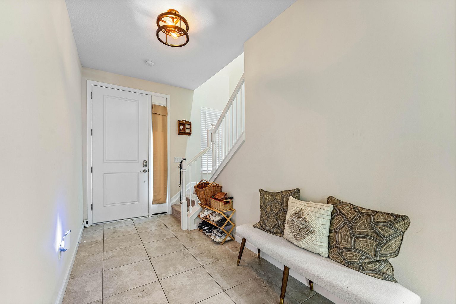 Building Photo - 16280 Oakview Dr