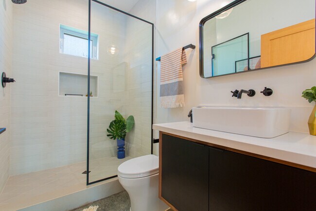 Building Photo - Federal Pearl Villas