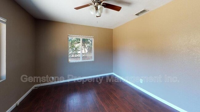 Building Photo - 5744 Mary Ln Dr