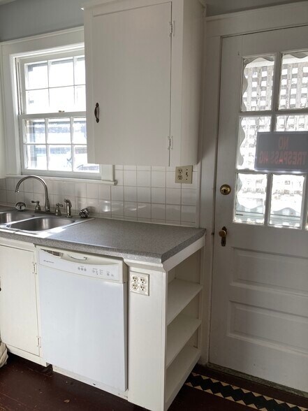 Kitchen Side door - 838 Shober St