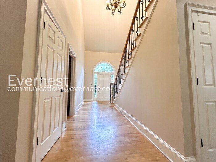 Building Photo - 4706 Woodlawn Ct