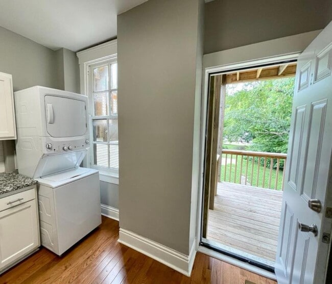 Building Photo - 1425 S Brook St