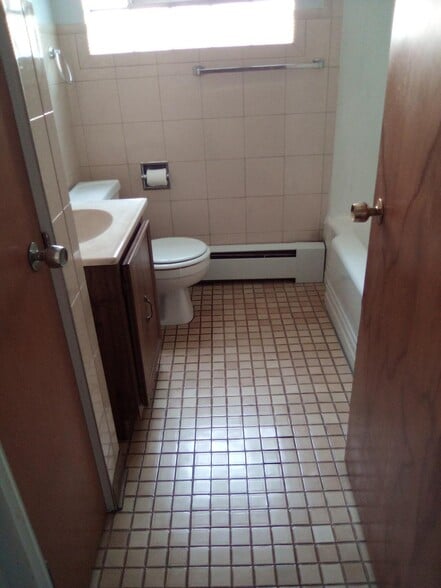 Building Photo - 1315 E 31st St