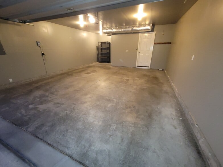 Building Photo - 3846 N Arches Way