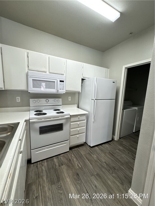 Building Photo - 2900 Sunridge Heights Pkwy