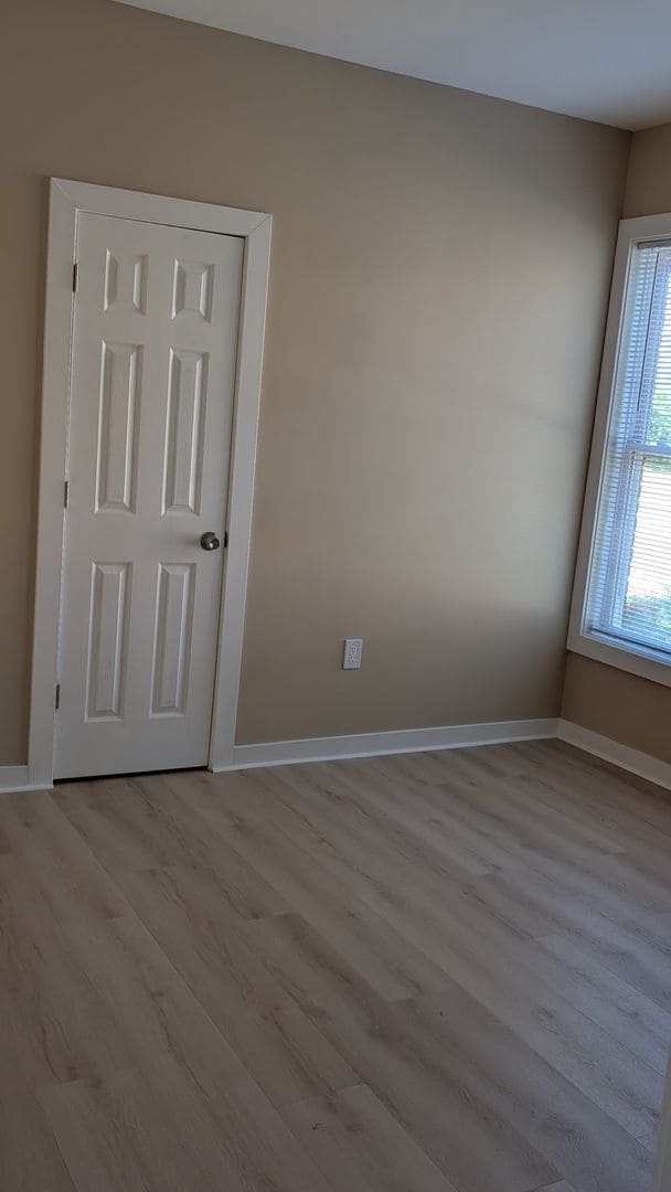 Building Photo - Newly Renovated Two-Bedroom