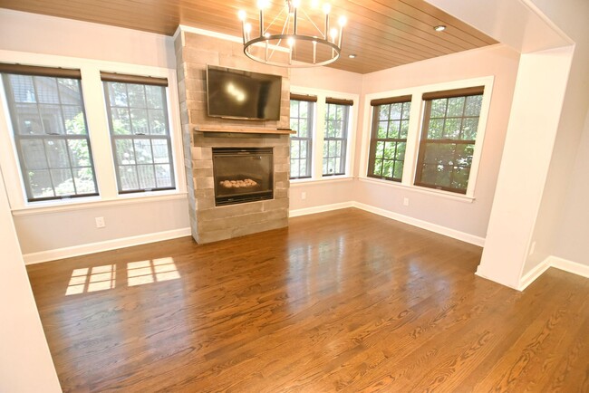 Building Photo - Notre Dame Alumni Owned Home For Lease