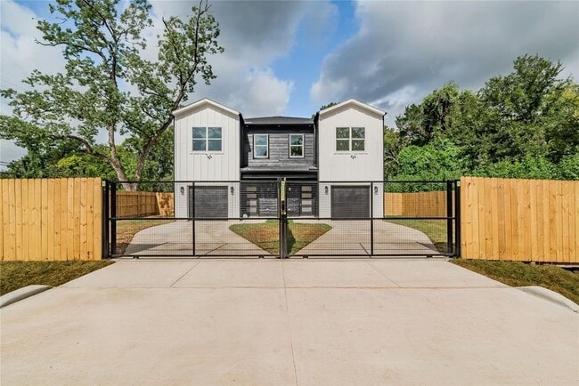 Building Photo - 9523 Willow St