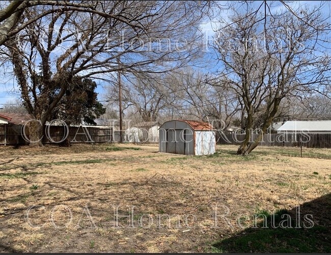 Building Photo - 7308 E Castle Dr