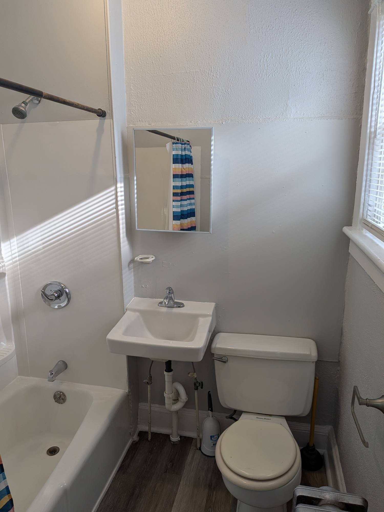 Building Photo - 125 Main St