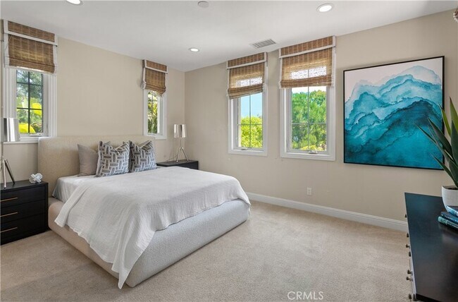 Building Photo - 121 Amber Sky