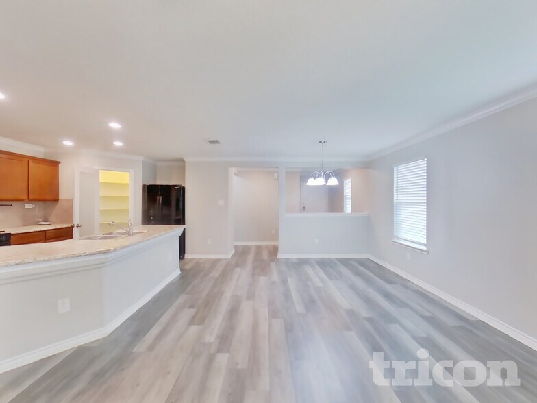 Building Photo - 15307 Delta Pt