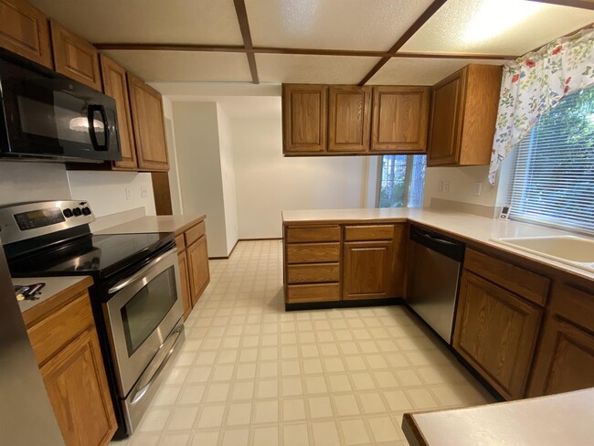 Building Photo - 501 E Michelle Dr