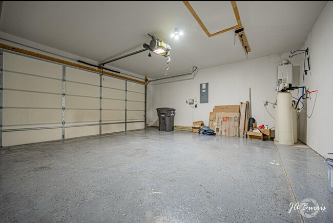 Building Photo - 6703 Colony Rd