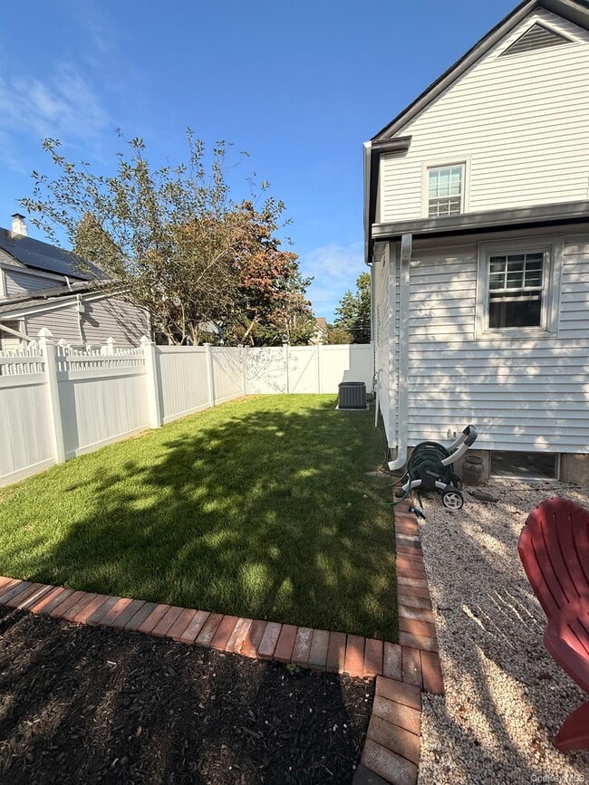 Building Photo - 24 Tyler Ave