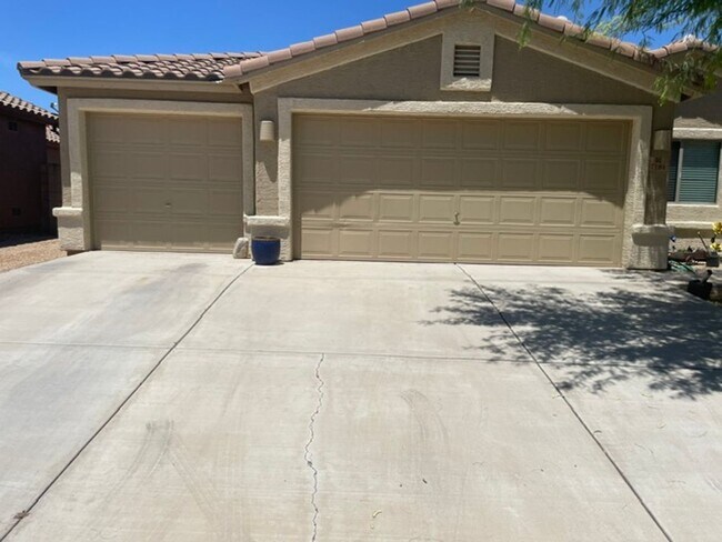 Building Photo - 7184 S Mission Springs Dr