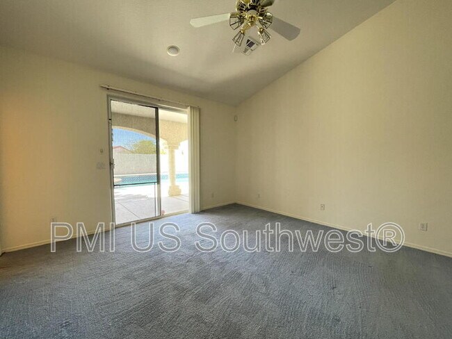 Building Photo - 3300 Ridge View Ave