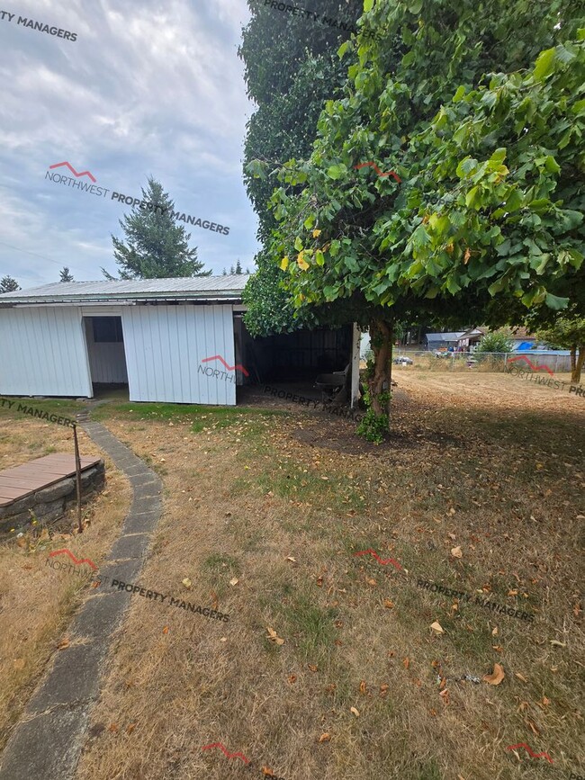 Building Photo - 1301 Kayu Ln