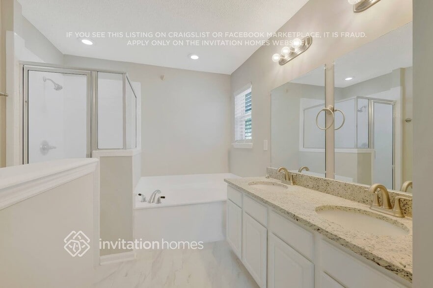 Building Photo - 12096 Coachman Lakes Way