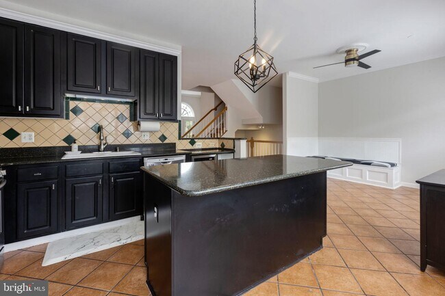 Building Photo - 434 Clayton Ln