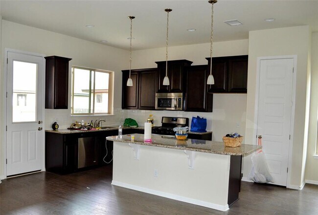 Building Photo - 1237 Clearwing Cir