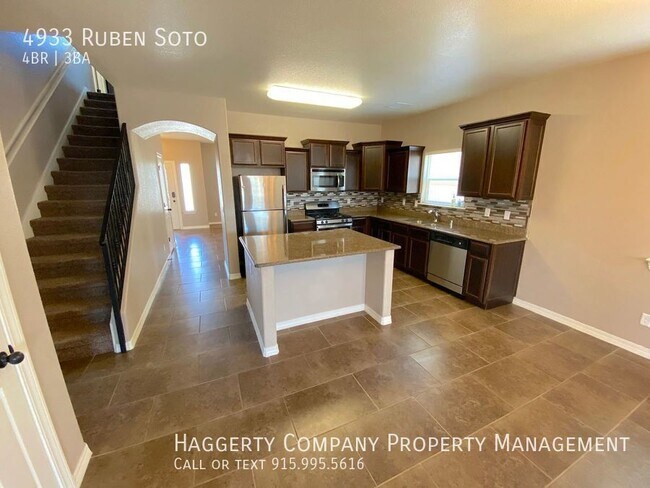 Building Photo - 4933 Ruben Soto