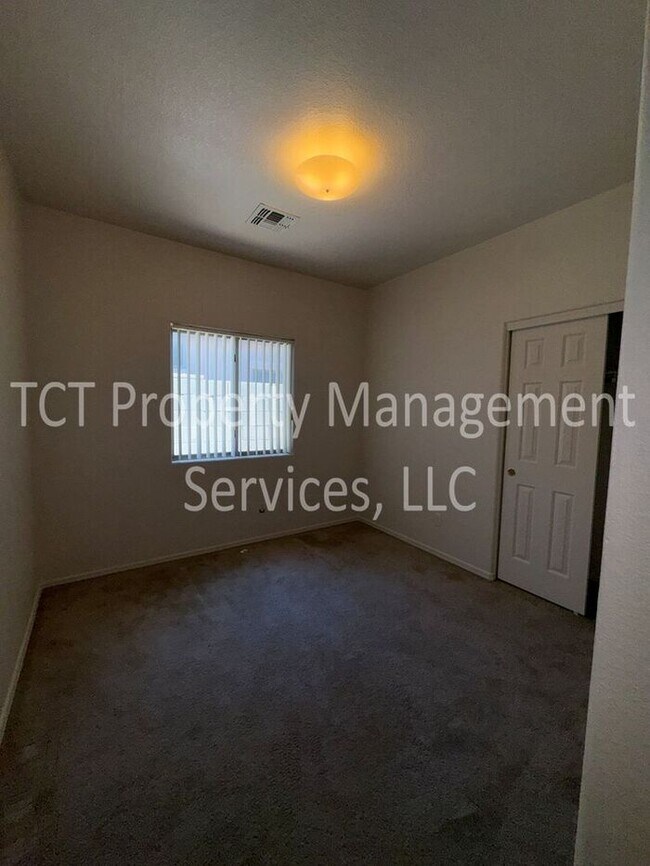 Building Photo - Desirable Location in Wigwam Creek South