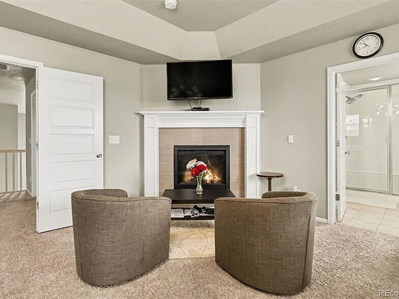 Building Photo - 8835 Foxfire St