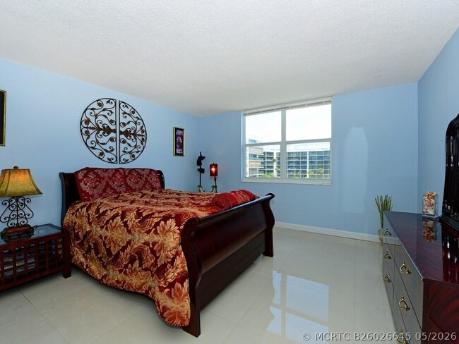 Building Photo - 3450 S Ocean Blvd